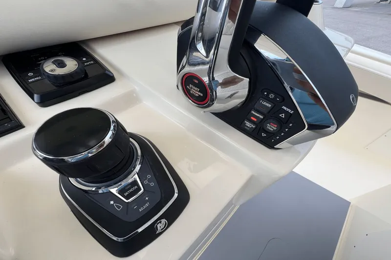 Slide: The Image of Scout 330 LXF 2026 - 21