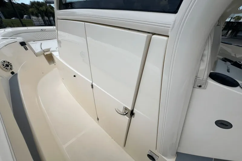 Slide: The Image of Scout 330 LXF 2026 - 29