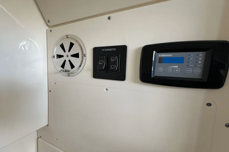 Slide: The Image of Scout 330 LXF 2026 - 34