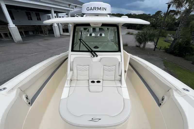 Slide: The Image of Scout 330 LXF 2026 - 35