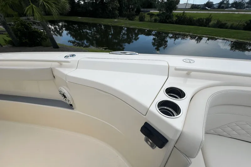 Slide: The Image of Scout 330 LXF 2026 - 38