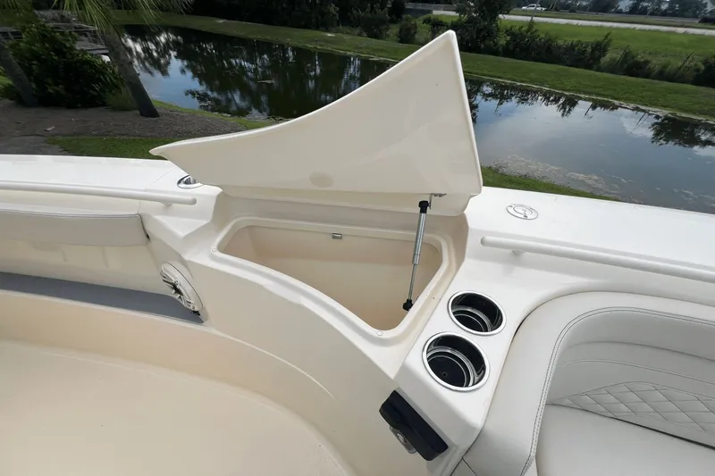 Slide: The Image of Scout 330 LXF 2026 - 39