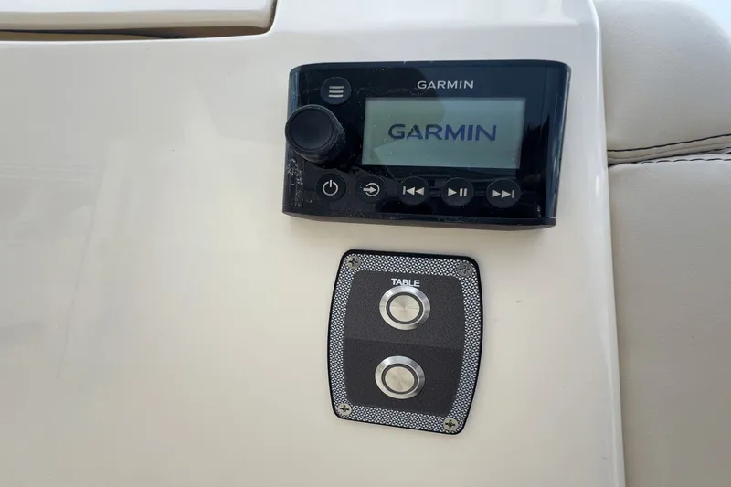 Slide: The Image of Scout 330 LXF 2026 - 41