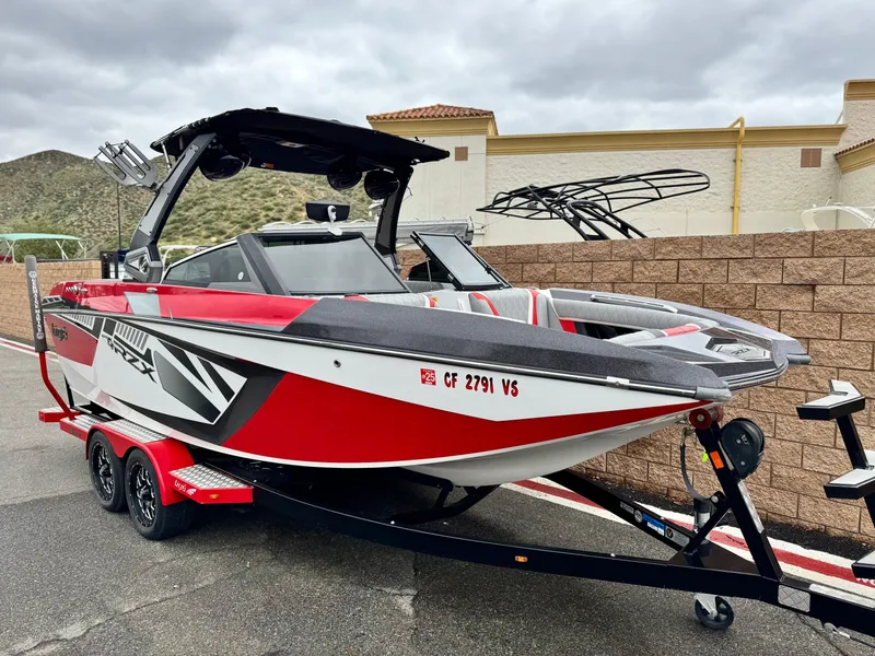 Slide: The Image of Tigé RZX3 2018 - 1