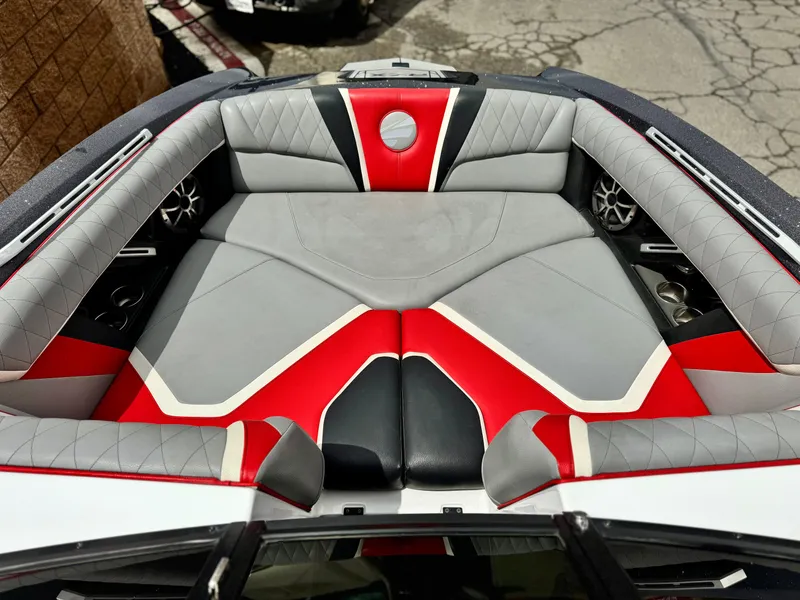 Slide: The Image of Tigé RZX3 2018 - 17