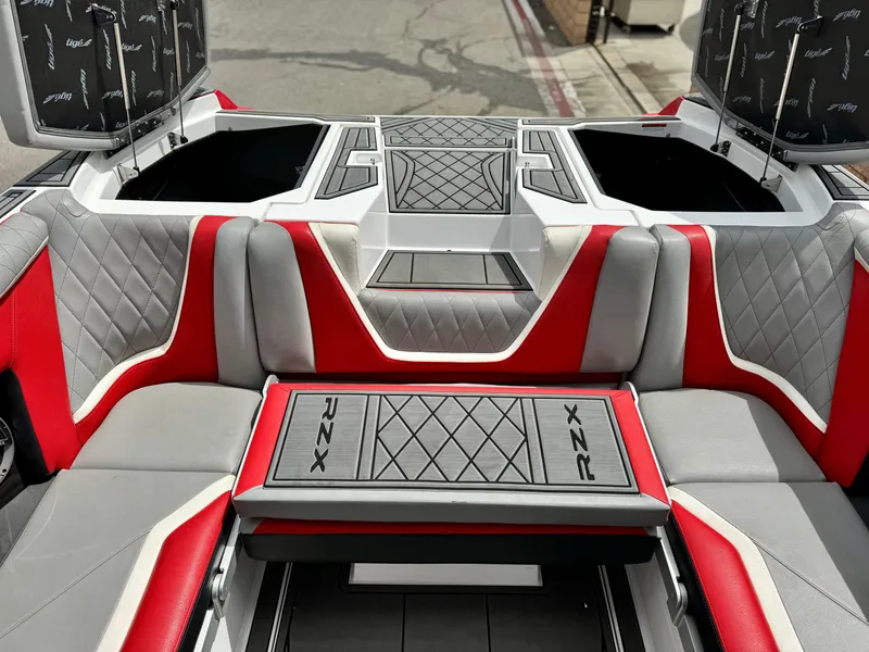 Slide: The Image of Tigé RZX3 2018 - 24