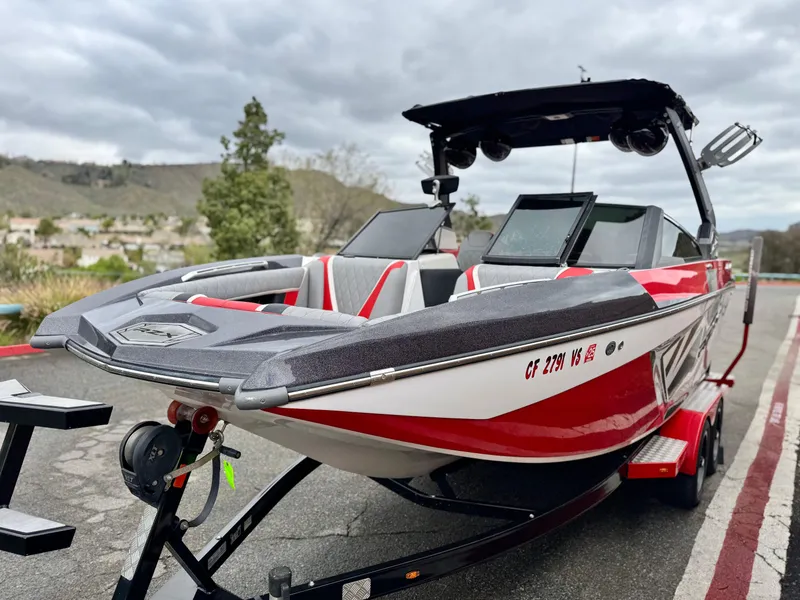 Slide: The Image of Tigé RZX3 2018 - 3