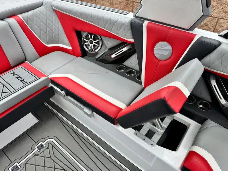 Slide: The Image of Tigé RZX3 2018 - 30