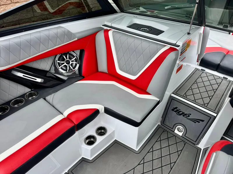 Slide: The Image of Tigé RZX3 2018 - 31