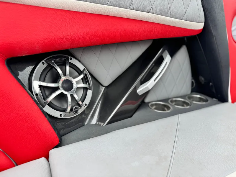 Slide: The Image of Tigé RZX3 2018 - 36