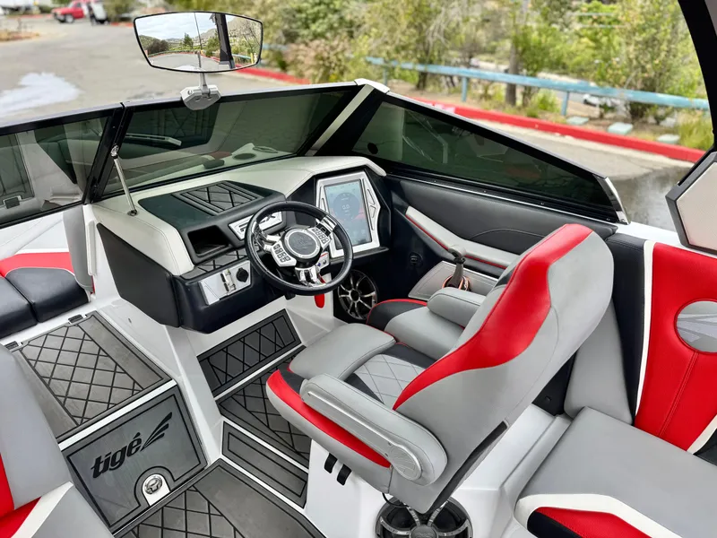 Slide: The Image of Tigé RZX3 2018 - 37