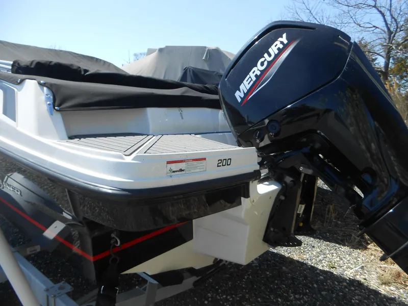 Slide: The Image of 2022 Bayliner VR4 Bowrider OB with Mercury 200 outboard motor, rear view. - 3
