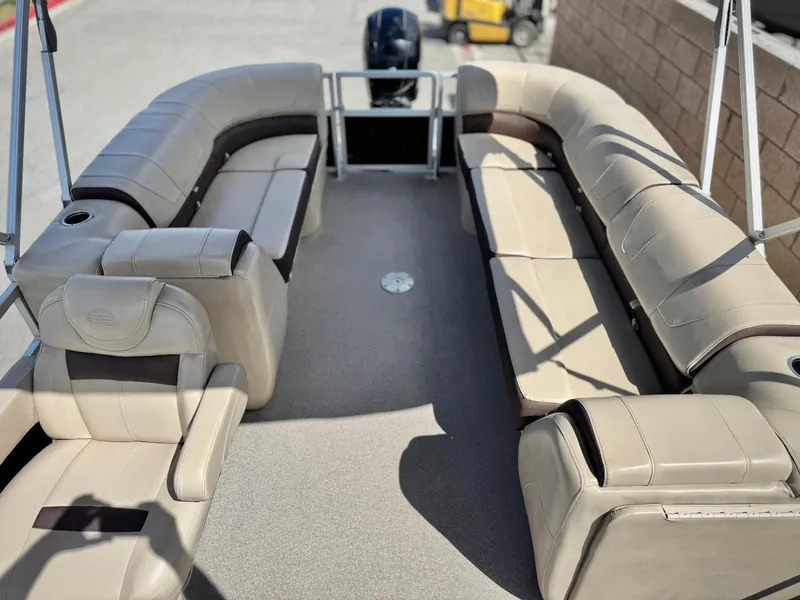 Slide: The Image of 2018 Sun Tracker Party Barge 22 DLX with spacious seating and modern design. - 14