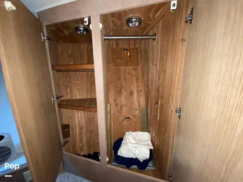 Slide: The Image of 1995 Hatteras Sportfish for sale in Seabrook, TX - 62