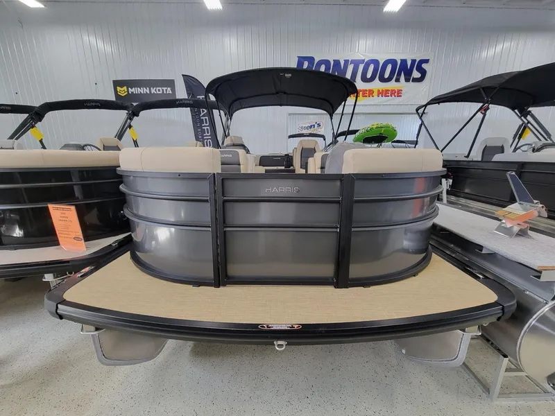 Slide: The Image of Harris Cruiser 230 2025 - 1