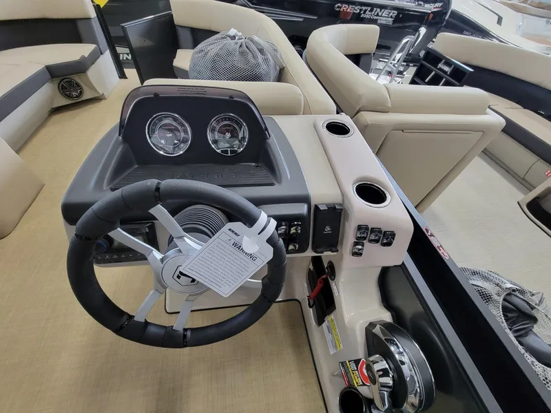 Slide: The Image of Harris Cruiser 230 2025 - 17