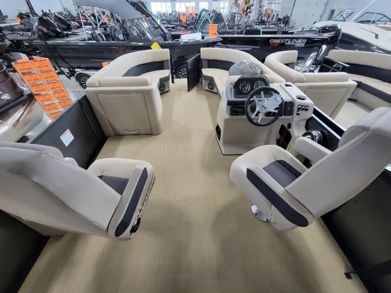 Slide: The Image of Harris Cruiser 230 2025 - 20