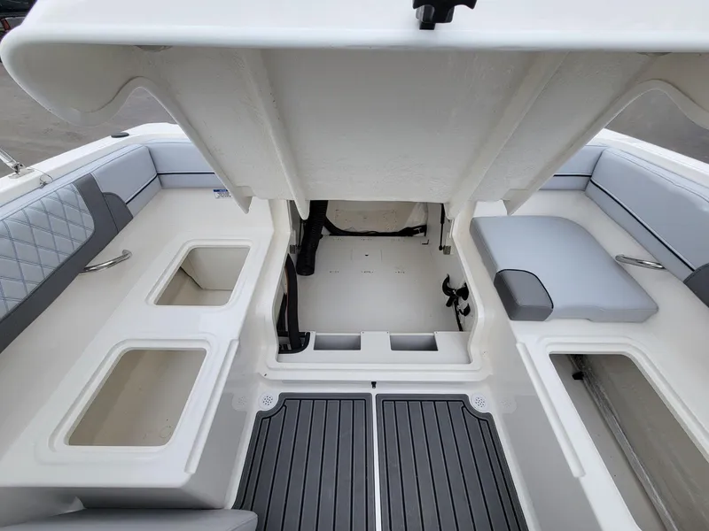 Slide: The Image of Bayliner VR4 Bowrider OB 2025 - 11