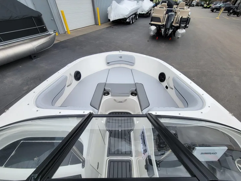 Slide: The Image of Bayliner VR4 Bowrider OB 2025 - 16