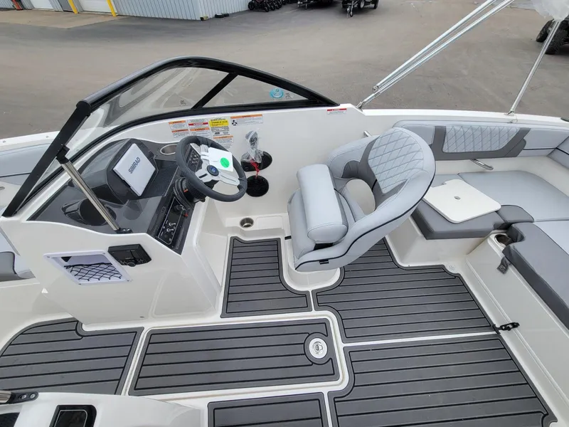 Slide: The Image of Bayliner VR4 Bowrider OB 2025 - 24