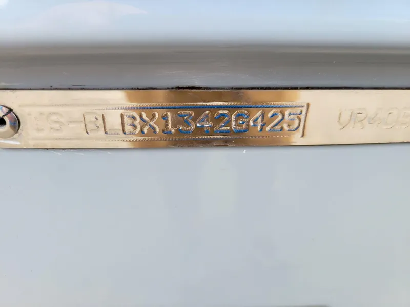 Slide: The Image of Bayliner VR4 Bowrider OB 2025 - 27