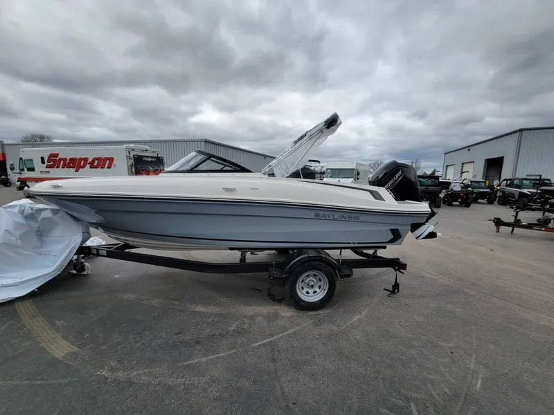 Slide: The Image of Bayliner VR4 Bowrider OB 2025 - 3