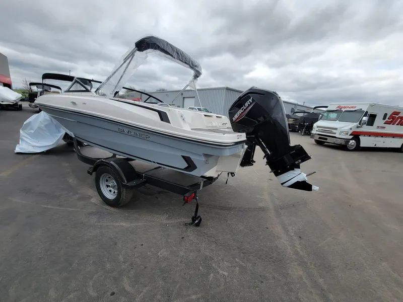 Slide: The Image of Bayliner VR4 Bowrider OB 2025 - 4