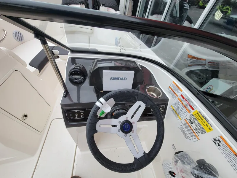 Slide: The Image of Bayliner VR4 Bowrider OB 2025 - 14