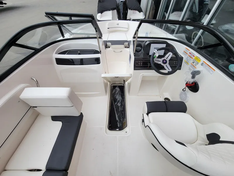 Slide: The Image of Bayliner VR4 Bowrider OB 2025 - 19