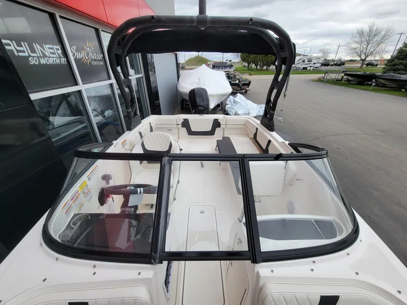 Slide: The Image of Bayliner VR4 Bowrider OB 2025 - 21