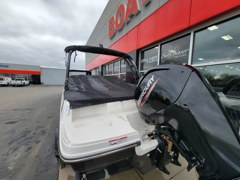 Slide: The Image of Bayliner VR4 Bowrider OB 2025 - 6