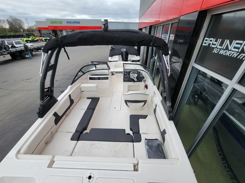 Slide: The Image of Bayliner VR4 Bowrider OB 2025 - 8