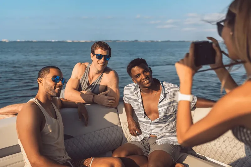 Slide: The Image of Sea Ray SLX 280 2025 - 34