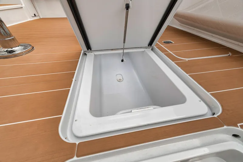 Slide: The Image of Viking 65 Convertible 2001 - 83