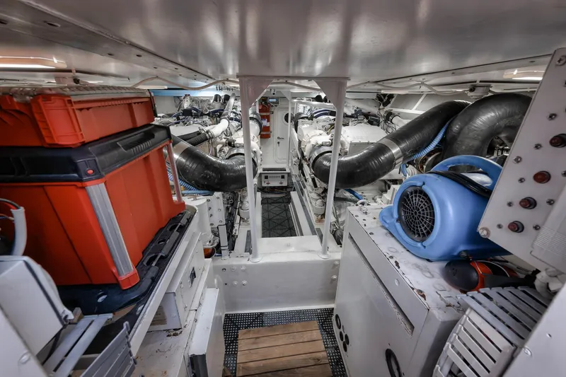 Slide: The Image of Viking 65 Convertible 2001 - 89