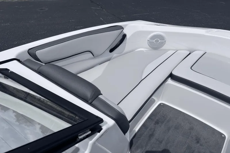 Slide: The Image of Yamaha AR190 2025 - 10