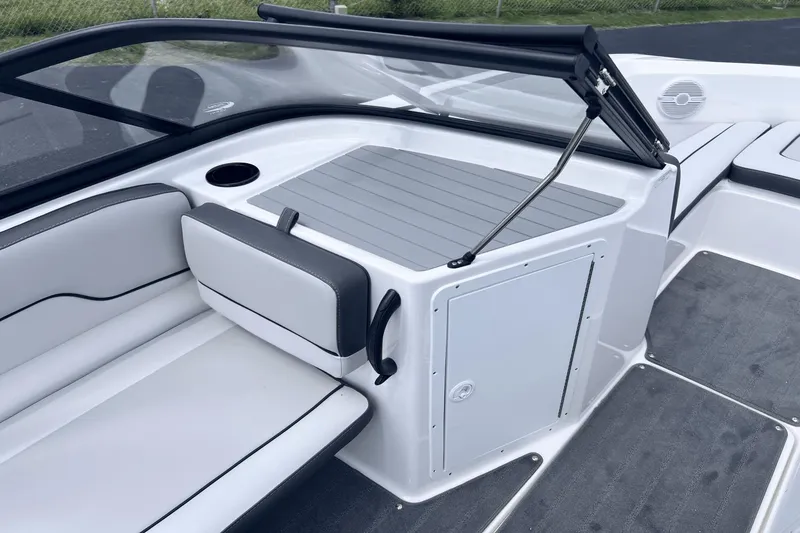 Slide: The Image of Yamaha AR190 2025 - 11