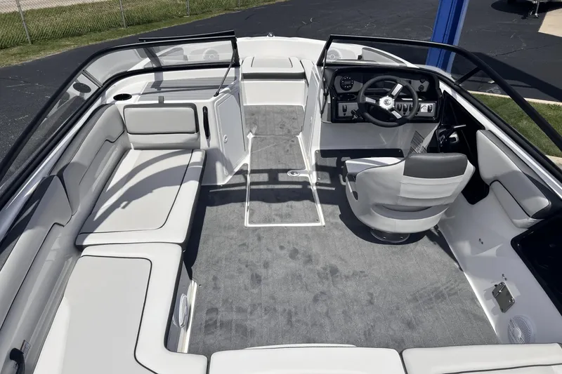 Slide: The Image of Yamaha AR190 2025 - 18