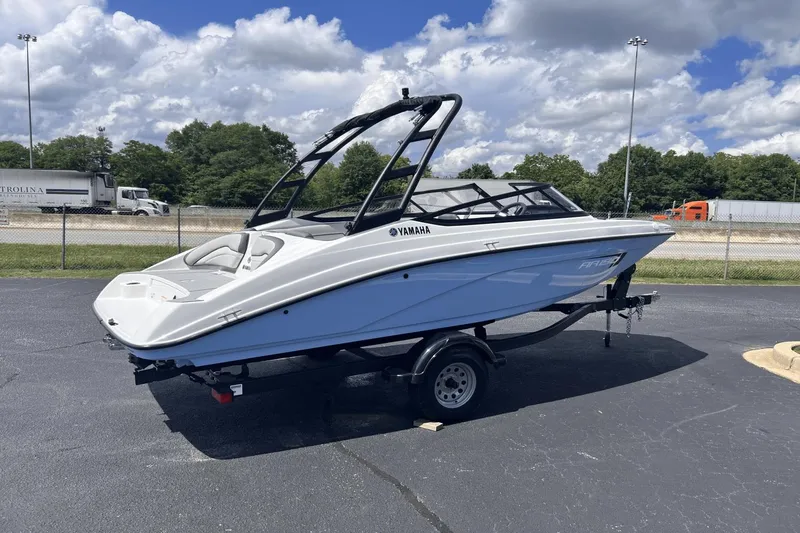 Slide: The Image of Yamaha AR190 2025 - 4