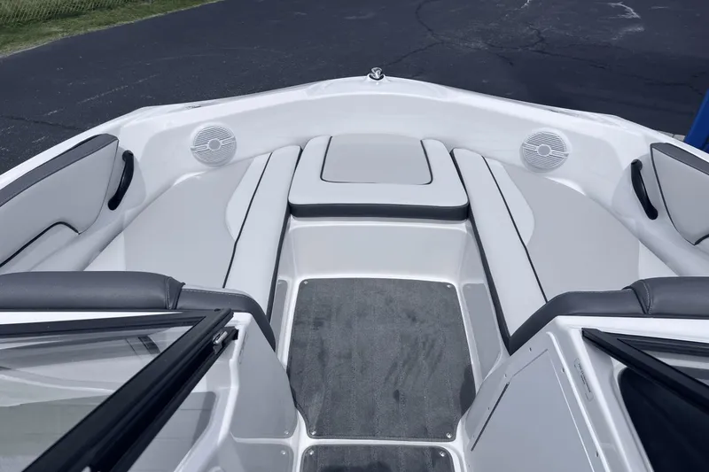 Slide: The Image of Yamaha AR190 2025 - 8