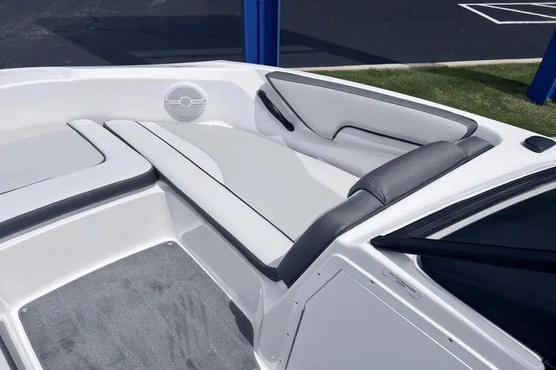 Slide: The Image of Yamaha AR190 2025 - 9