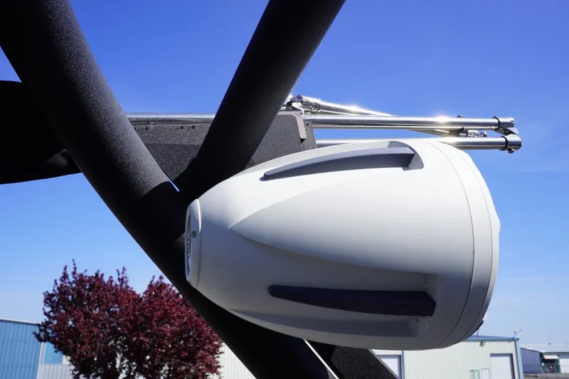 Slide: The Image of Malibu Wakesetter 23 LSV 2022 - 50