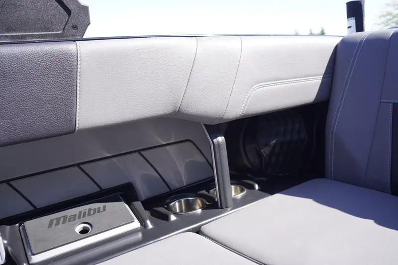 Slide: The Image of Malibu Wakesetter 23 LSV 2022 - 56