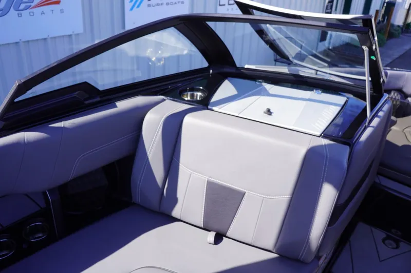 Slide: The Image of Malibu Wakesetter 23 LSV 2022 - 57