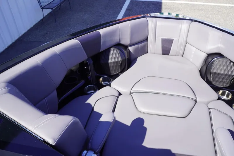 Slide: The Image of Malibu Wakesetter 23 LSV 2022 - 62