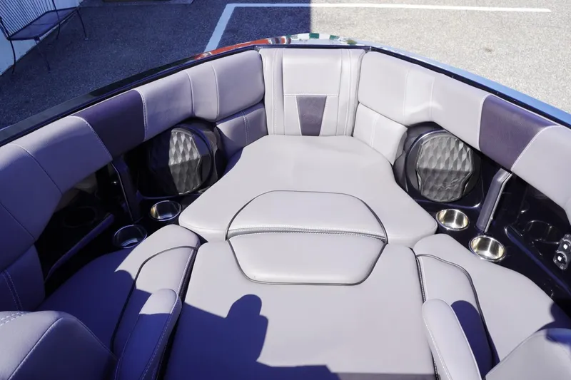 Slide: The Image of Malibu Wakesetter 23 LSV 2022 - 63