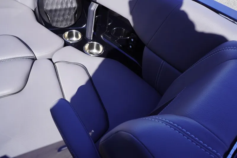 Slide: The Image of Malibu Wakesetter 23 LSV 2022 - 64