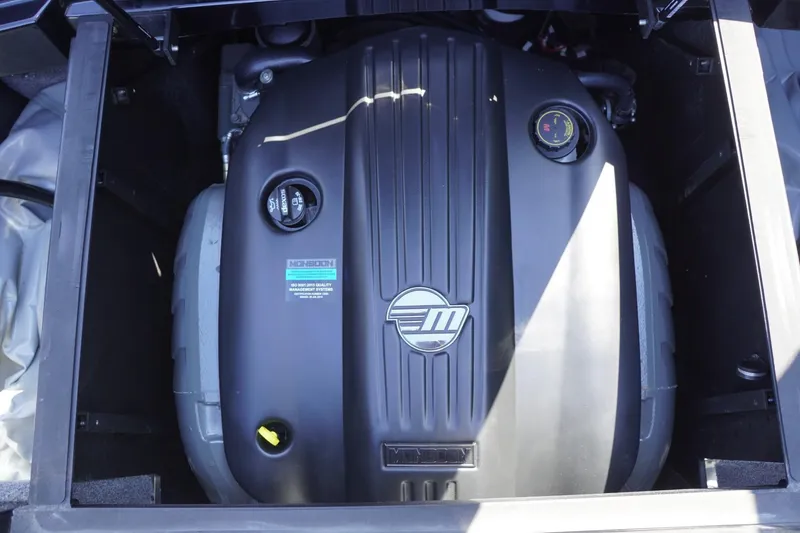 Slide: The Image of Malibu Wakesetter 23 LSV 2022 - 73