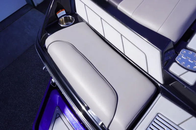 Slide: The Image of Malibu Wakesetter 23 LSV 2022 - 75