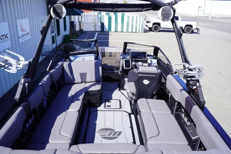 Slide: The Image of Malibu Wakesetter 23 LSV 2022 - 78